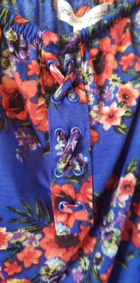 Pretty off the shoulder style shirt - Picture 4 of 4